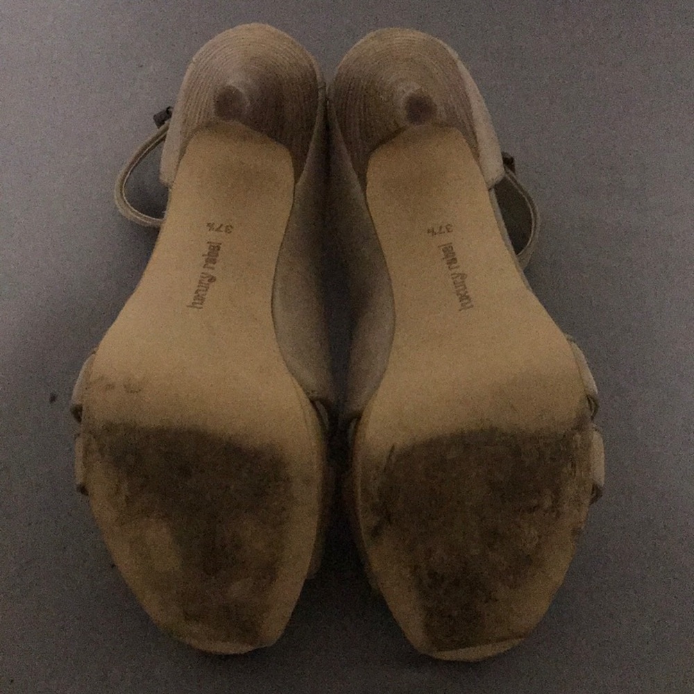 Tan/ Neutral Heels - Picture 3 of 4